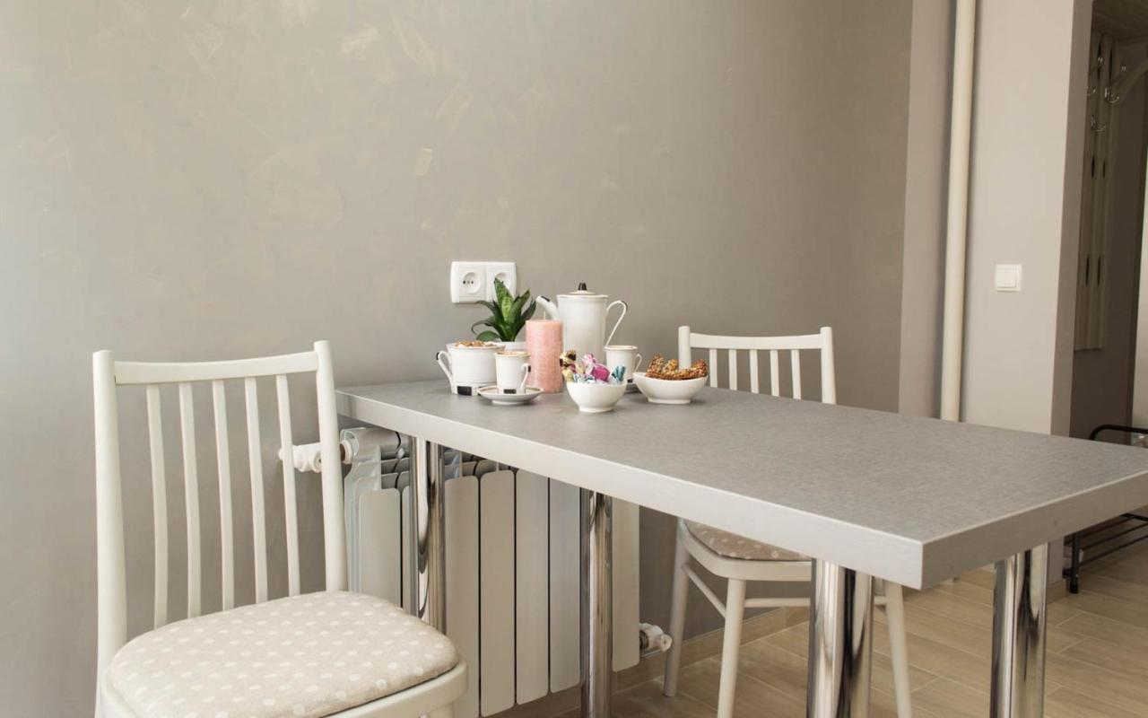 Cozy 2-Room Apartment On Zhvanetsky Boulevard Odessa Exterior foto